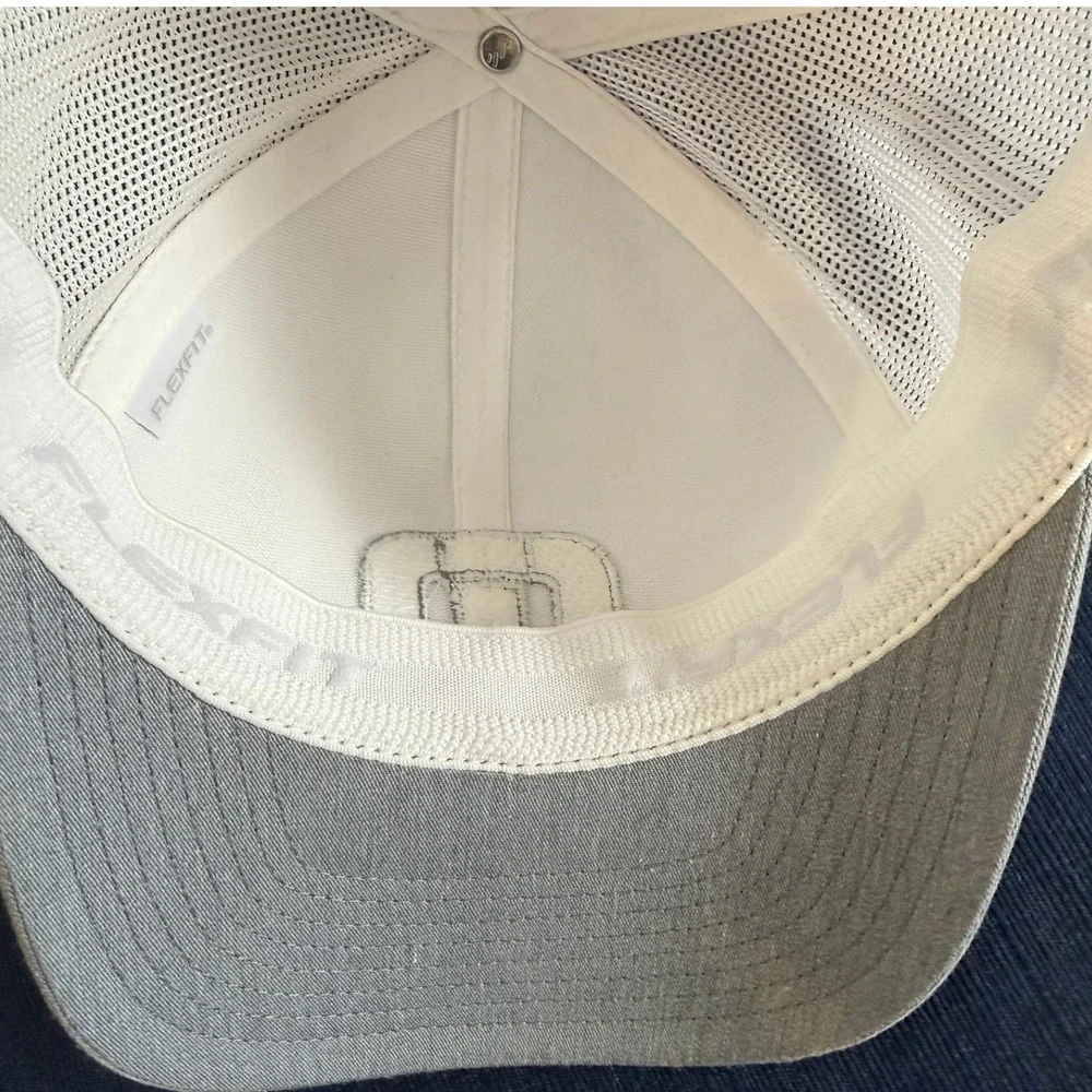 Travis Mathew Trucker Hat L-XL White Gray Summer Floral Logo Flexfit Golf Cap
